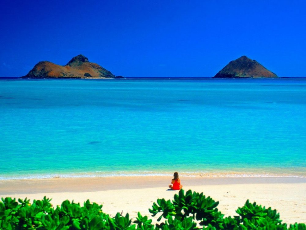 Photo - Hawaii, Lanikai Beach with little girl.jpg